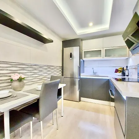 Apartment Bollullo Paradise *